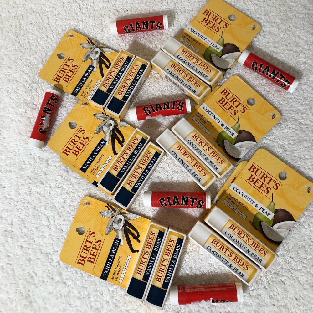 Burt Bees Coconut & Pear/ Vanilla Bean *Free Giant chapstick 18 pk
